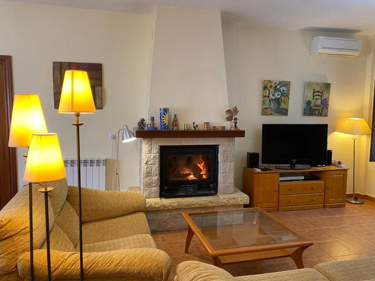 Casa Rural Con Chimenea, Barbacoa, Terraza Y Solarium Villa Illar Exteriör bild